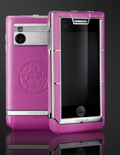 Unter der Versace-Oberfläche arbeitet Technik von LG. (Bild: Versace) Unter der Versace-Oberfläche arbeitet Technik von LG. (Bild: Versace)
