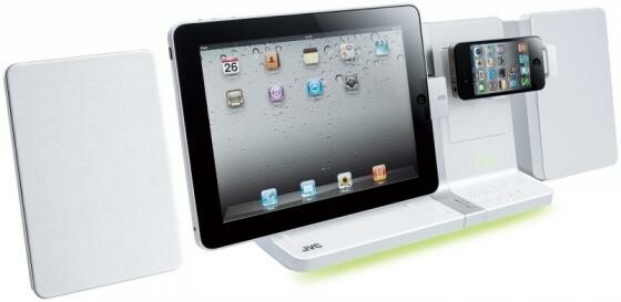 Duales Docking-System: Das JVC UX-VJ5WE nimmt iPad und iPhone gleichzeitig auf. (Bild: JVC) Duales Docking-System: Das JVC UX-VJ5WE nimmt iPad und iPhone gleichzeitig auf. (Bild: JVC)