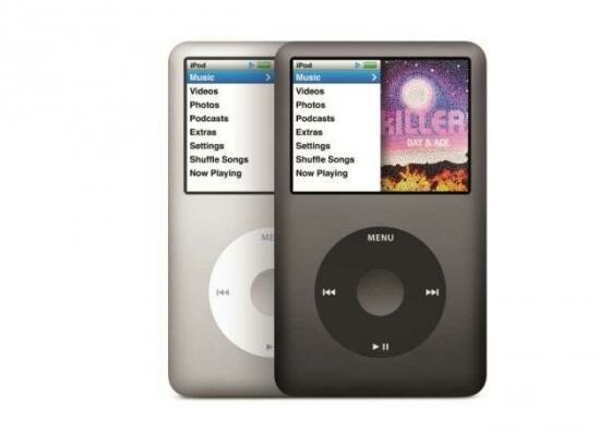 Heißt nicht umsonst classic: Dieser iPod sieht dem Originalmodell des MP3-Players von Apple noch am ähnlichsten. (Bild: Apple) Heißt nicht umsonst classic: Dieser iPod sieht dem Originalmodell des MP3-Players von Apple noch am ähnlichsten. (Bild: Apple)