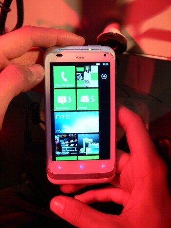 Das HTC Radar bietet ein 3,8 Zoll-Display. (Bild: netzwelt) Das HTC Radar bietet ein 3,8 Zoll-Display. (Bild: netzwelt)