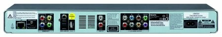 Üppig bestückte Rückseite: Rechts sehen Sie den analogen 7.1-Ausgang, links die LAN-Buchse und die zweite USB-Schnittstelle. (Bild: netzwelt.de) Üppig bestückte Rückseite: Rechts sehen Sie den analogen 7.1-Ausgang, links die LAN-Buchse und die zweite USB-Schnittstelle. (Bild: netzwelt.de)
