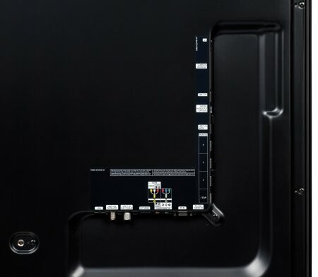 Mit vier HDMI-Schnittstellen ist der Samsung ordentlich bestückt. Ein automatischer Audio-Rückkanal (HDMI-ARC) fehlt allerdings. (Bild: netzwelt.de) Mit vier HDMI-Schnittstellen ist der Samsung ordentlich bestückt. Ein automatischer Audio-Rückkanal (HDMI-ARC) fehlt allerdings. (Bild: netzwelt.de)