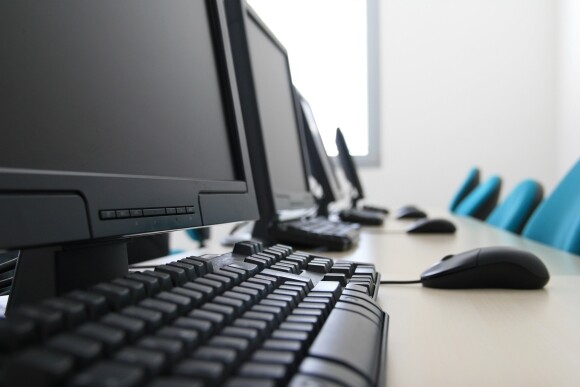 Während es in Deutschland sogar noch an Computern an Schulen mangelt, möchte die südkoreanische Regierung bereits in den nächsten Jahren komplett auf E-Books und Tablets umstellen. (Bild: sxc.hu) Während es in Deutschland sogar noch an Computern an Schulen mangelt, möchte die südkoreanische Regierung bereits in den nächsten Jahren komplett auf E-Books und Tablets umstellen. (Bild: sxc.hu)