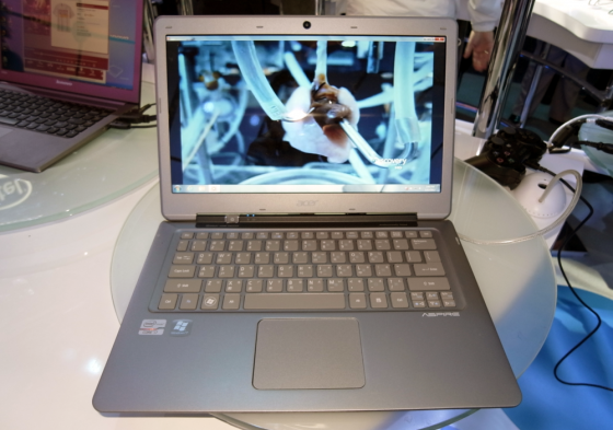 Das Acer Aspire 5 ist laut Hersteller der dünnste Laptop der Welt. (Bild: netzwelt) Das Acer Aspire 5 ist laut Hersteller der dünnste Laptop der Welt. (Bild: netzwelt)