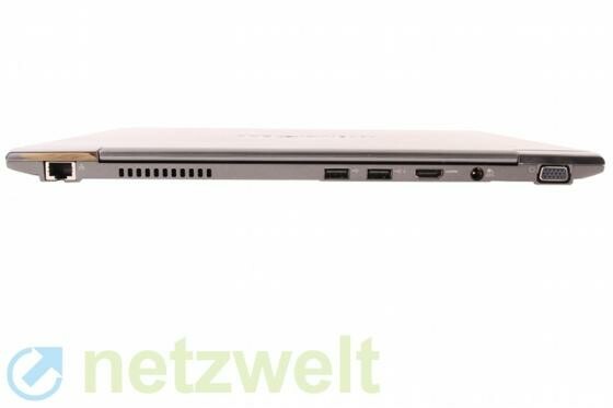 Anschlüsse auf der Rückseite: Toshiba Satellite Z-830. (Bild: netzwelt) Anschlüsse auf der Rückseite: Toshiba Satellite Z-830. (Bild: netzwelt)