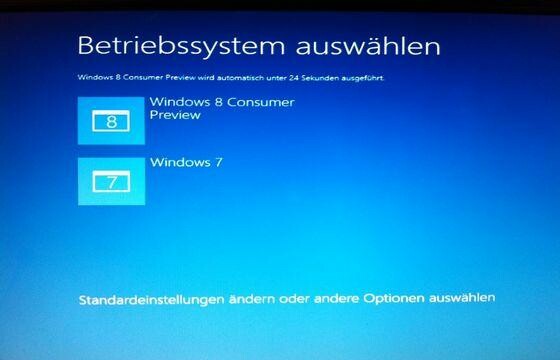 Der Bootloader gibt Ihnen die Wahl zwischen Windows 7 und Windows 8. (Bild: netzwelt) Der Bootloader gibt Ihnen die Wahl zwischen Windows 7 und Windows 8. (Bild: netzwelt)