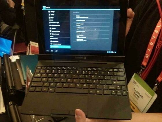 Hybrid aus Tablet und Notebook: Lenovos IdaeTab S2 (Bild: netzwelt) Hybrid aus Tablet und Notebook: Lenovos IdaeTab S2 (Bild: netzwelt)