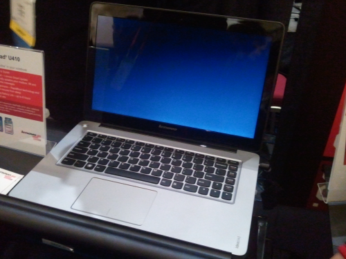 Das IdeaPad 410 erweitert das Ultrabook-Portfolio von Lenovo. (Bild: netzwelt) Das IdeaPad 410 erweitert das Ultrabook-Portfolio von Lenovo. (Bild: netzwelt)