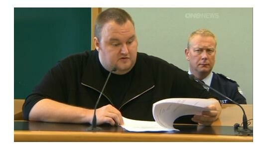 Kim Dotcom sagte vor Gericht, er erhalte unmoralische Angebote im Gefängnis. (Bild: Screenshot/One News) Kim Dotcom sagte vor Gericht, er erhalte unmoralische Angebote im Gefängnis. (Bild: Screenshot/One News)