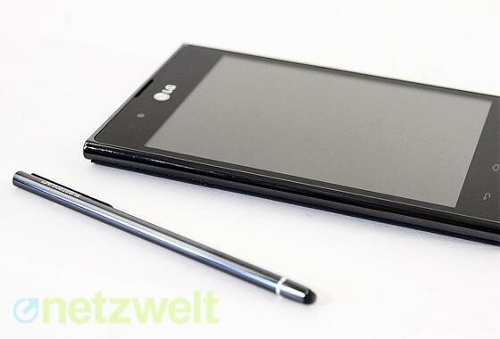 Das LG Optimus Vu will dem Samsung Galaxy Note II Konkurrenz machen. (Bild: netzwelt) Das LG Optimus Vu will dem Samsung Galaxy Note II Konkurrenz machen. (Bild: netzwelt)