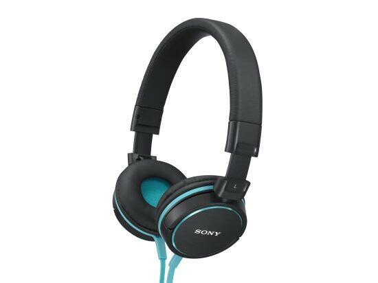 Der MDR-ZX600 ist in Blau, Weiß, Schwarz und Rot erhältlich. (Bild: Sony) Der MDR-ZX600 ist in Blau, Weiß, Schwarz und Rot erhältlich. (Bild: Sony)