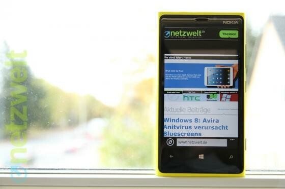 Nokias Lumia-Geräte wie das Nokia Lumia 920 verkaufen sich besser als erwartet. (Bild: netzwelt) Nokias Lumia-Geräte wie das Nokia Lumia 920 verkaufen sich besser als erwartet. (Bild: netzwelt)