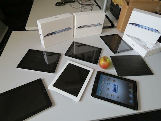 Das neue Apple iPad: Kaum ausgepackt, schon mit hässlichen Fettflecken übersät. Dann sind auch die ersten Kratzer nicht mehr weit. (Bild: netzwelt) Das neue Apple iPad: Kaum ausgepackt, schon mit hässlichen Fettflecken übersät. Dann sind auch die ersten Kratzer nicht mehr weit. (Bild: netzwelt)