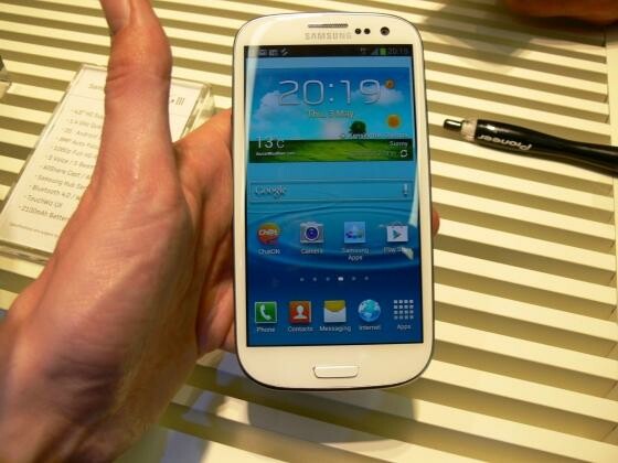 Das neue Samsung Galaxy S3: Werden Sie es kaufen? (Bild: netzwelt.de) Das neue Samsung Galaxy S3: Werden Sie es kaufen? (Bild: netzwelt.de)