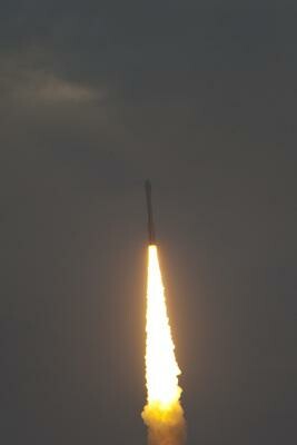 Mit neun Satelliten an Bord ist Vega erfolgreich in Kourou gestartet. (Bild: ESA) Mit neun Satelliten an Bord ist Vega erfolgreich in Kourou gestartet. (Bild: ESA)