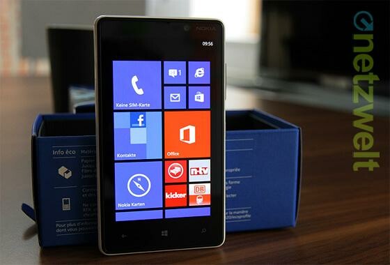 Das Nokia Lumia 820 ist in der netzwelt-Redaktion eingetroffen. (Bild: netzwelt) Das Nokia Lumia 820 ist in der netzwelt-Redaktion eingetroffen. (Bild: netzwelt)