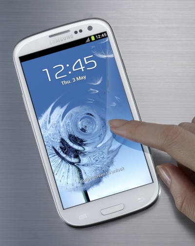 Das Samsung Galaxy S3 kann nun auch bei Saturn und Media Markt vorbestellt werden. (Bild: Samsung) Das Samsung Galaxy S3 kann nun auch bei Saturn und Media Markt vorbestellt werden. (Bild: Samsung)