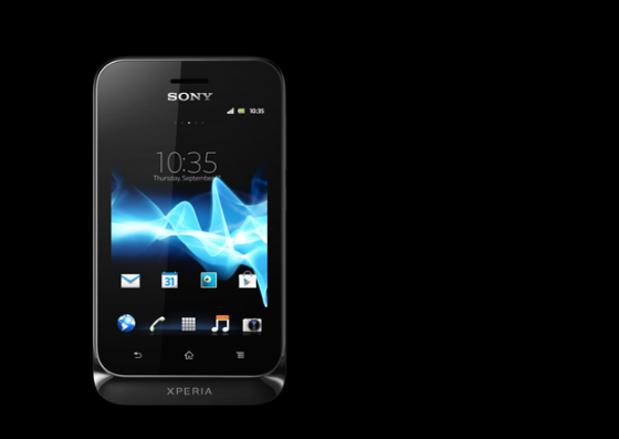 Sony präsentiert mit dem Xperia tipo ein Einsteiger-Smartphone. (Bild: Sony) Sony präsentiert mit dem Xperia tipo ein Einsteiger-Smartphone. (Bild: Sony)