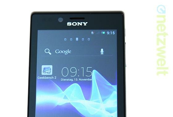 Das Sony Xperia J richtet sich an Einsteiger und kann im Test mit Design und Sprachqualität punkten. (Bild: netzwelt) Das Sony Xperia J richtet sich an Einsteiger und kann im Test mit Design und Sprachqualität punkten. (Bild: netzwelt)