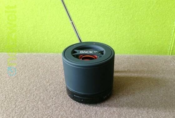Mit angeschlossener Antenne, verwandelt sich WOOFit in ein FM-Radio. (Bild: netzwelt) Mit angeschlossener Antenne, verwandelt sich WOOFit in ein FM-Radio. (Bild: netzwelt)