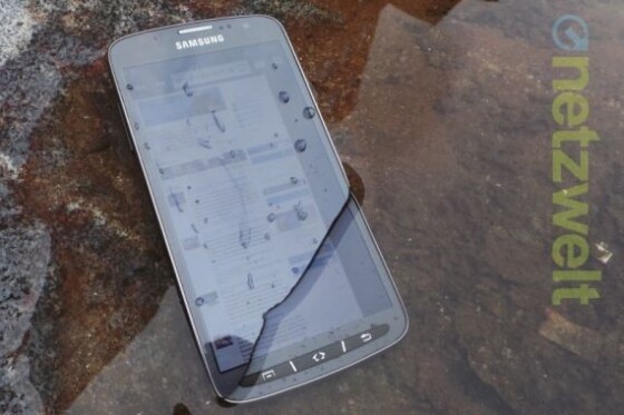 Das Galaxy S4 Active ist gegen Staub und Wasser geschützt. (Bild: netzwelt) Das Galaxy S4 Active ist gegen Staub und Wasser geschützt. (Bild: netzwelt)