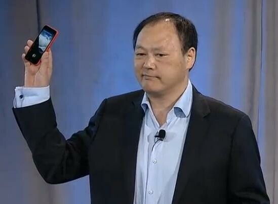 HTC-Chef Peter Chou stellte das HTC First in den USA vor. (Bild: Screenshot Facebook Live-Stream) HTC-Chef Peter Chou stellte das HTC First in den USA vor. (Bild: Screenshot Facebook Live-Stream)