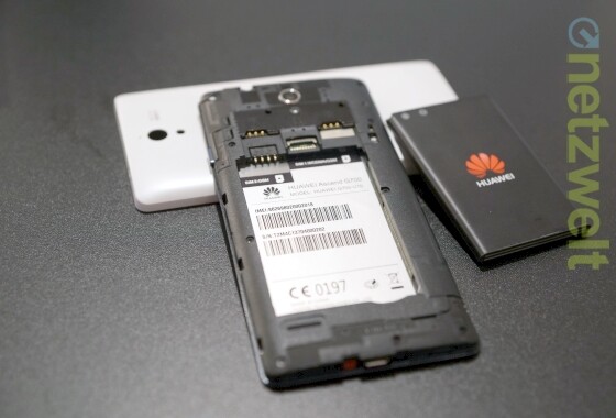 Das Huawei Ascend G700 erlaubt es zwei SIM-Karten parallel zu betreiben. (Bild: netzwelt) Das Huawei Ascend G700 erlaubt es zwei SIM-Karten parallel zu betreiben. (Bild: netzwelt)