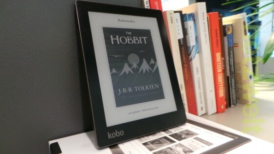 Der Kobo Aura ist kleiner als sein Namensvetter Aura HD. (Bild: netzwelt) Der Kobo Aura ist kleiner als sein Namensvetter Aura HD. (Bild: netzwelt)