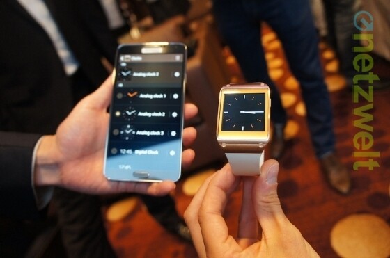 Kumpel fürs Leben: Ohne passendes Smartphone (im Bild das neue Galaxy Note 3) ist mit der Galaxy Gear nicht allzu viel los. (Bild: netzwelt) Kumpel fürs Leben: Ohne passendes Smartphone (im Bild das neue Galaxy Note 3) ist mit der Galaxy Gear nicht allzu viel los. (Bild: netzwelt)