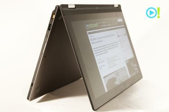 Mach mir das Zelt: In diesem Modus lässt sich das Yoga zum Beispiel als zusätzliches Display auf dem Schreibtisch nutzen. (Bild: netzwelt) Mach mir das Zelt: In diesem Modus lässt sich das Yoga zum Beispiel als zusätzliches Display auf dem Schreibtisch nutzen. (Bild: netzwelt)
