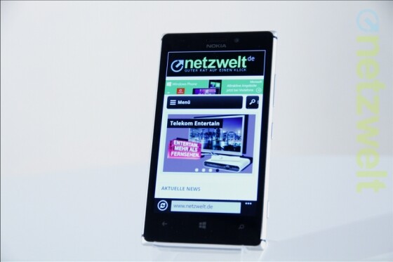 Das Nokia Lumia 925 ist eine überarbeitete Variante des Lumia 920. (Bild: netzwelt) Das Nokia Lumia 925 ist eine überarbeitete Variante des Lumia 920. (Bild: netzwelt)