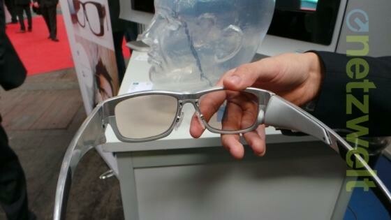 Ein Prototyp von Glass Up wird auf der CeBIT präsentiert. (Bild: netzwelt) Ein Prototyp von Glass Up wird auf der CeBIT präsentiert. (Bild: netzwelt)