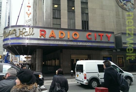 In wenigen Stunden wird in der Radio City Music Hall das Galaxy S4 enthüllt werden. (Bild: netzwelt) In wenigen Stunden wird in der Radio City Music Hall das Galaxy S4 enthüllt werden. (Bild: netzwelt)