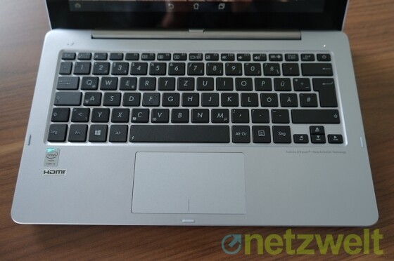 An Druckpunkt und Hub der Tastatur hat man sich schnell gewöhnt. Einige Sondertasten erleichtern den Umgang mit den Betriebssystemen. (Bild: netzwelt) An Druckpunkt und Hub der Tastatur hat man sich schnell gewöhnt. Einige Sondertasten erleichtern den Umgang mit den Betriebssystemen. (Bild: netzwelt)