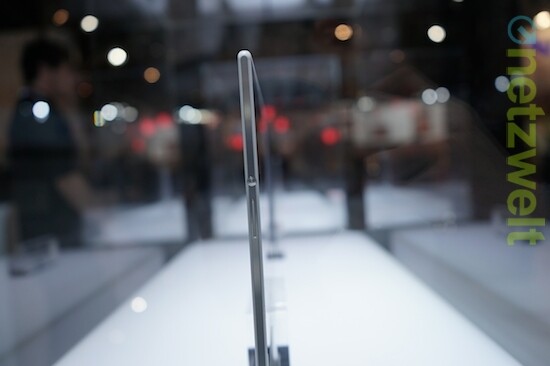 Das Xperia Z2 Tablet ist nur 6,4 Millimeter dick. (Bild: netzwelt) Das Xperia Z2 Tablet ist nur 6,4 Millimeter dick. (Bild: netzwelt)
