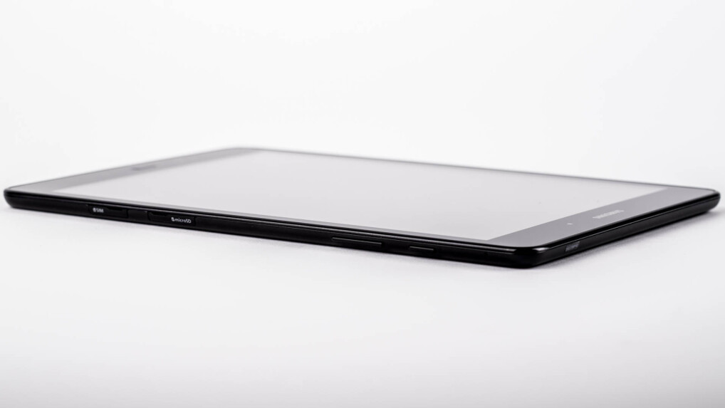 Äußerlich lässt sich das Samsung Galaxy Tab A nicht anmerken, dass es zu den günstigeren Angeboten zählt. Die Verarbeitung ist gut.
