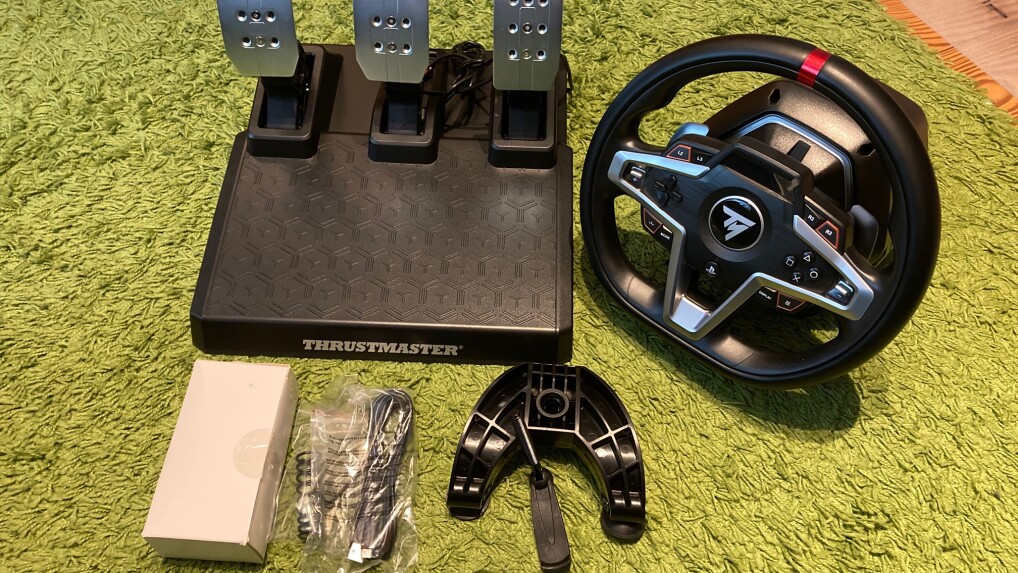 Thrustmaster T248 im Test Gaming Lenkrad mit Display für PS5 PS4 und