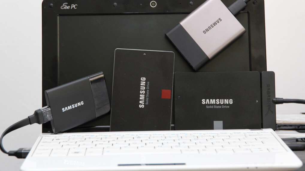 Samsungs SATA-SSDs EVO (rechts) und PRO sowie die USB-Varianten T1 (links) und T3.