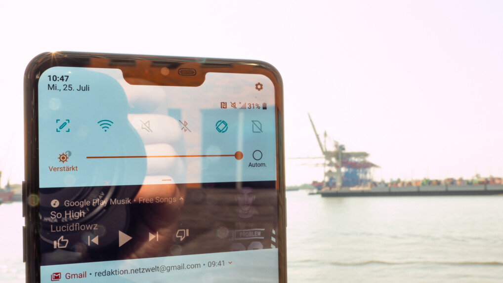 Das Display des LG G7 ThinQ ist selbst bei starker Sonneneinstrahlung ablesbar.