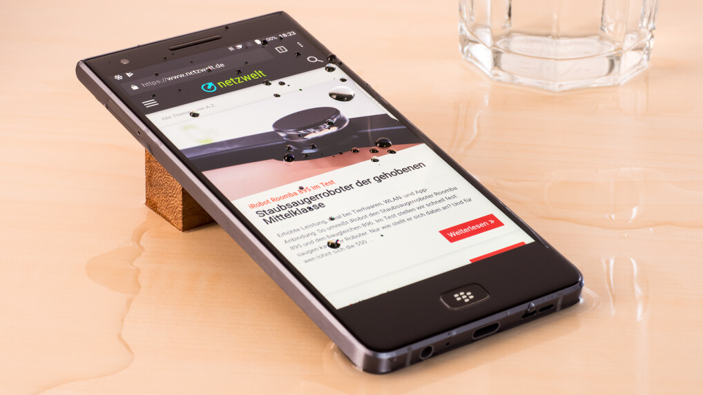 BlackBerry Motion 8