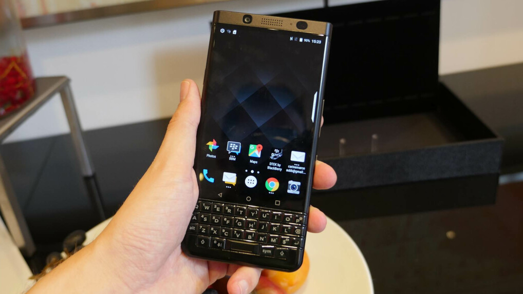 BlackBerry_KeyOne_BlackEdition_7.jpg