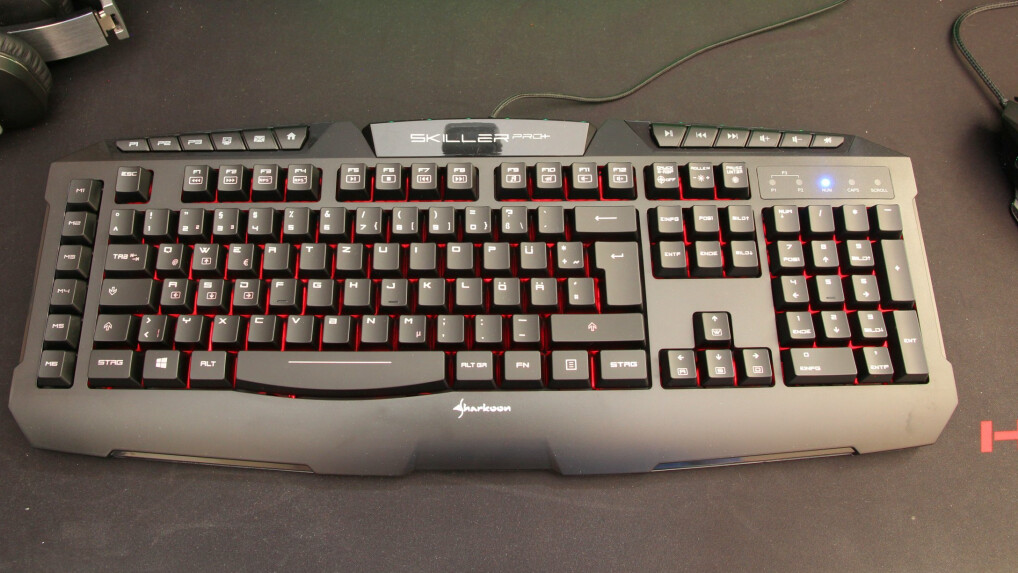 Für 35 Euro eine gute Tastatur, leuchtend in sieben Farben.