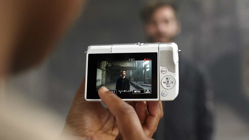 Canon EOS M10