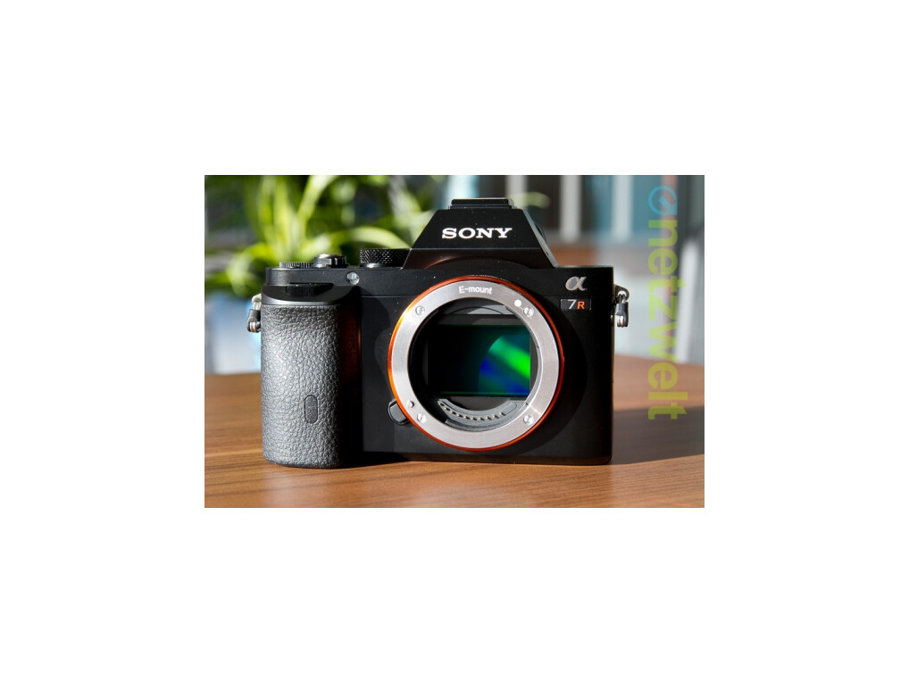 Vollformat-Systemkamera von Sony: Die Alpha 7R ist das Spitzenmodell mit einer Auflösung von 36 Megapixeln. 