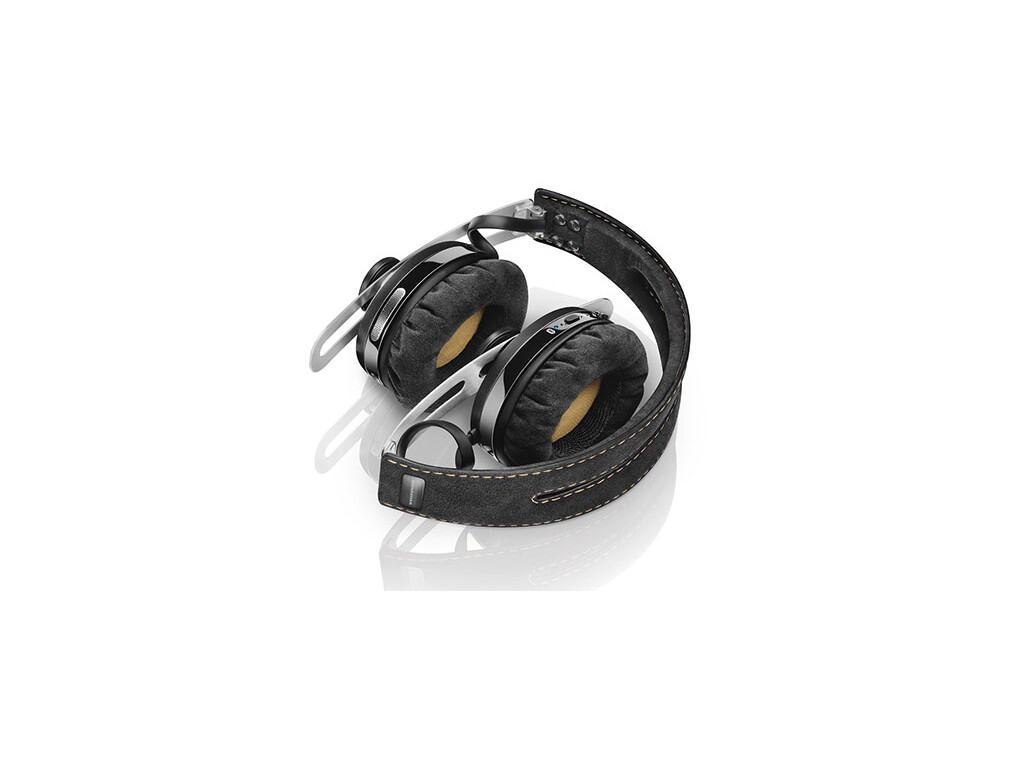 Für einen einfachen Transport lässt sich der Momentum Wireless zusammenfalten.