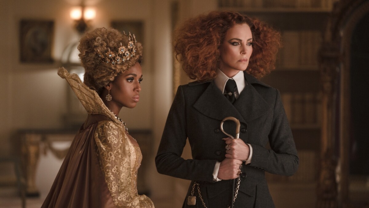 Kerry Washington als Professor Dovey, Charlize Theron als Lady Lesso in The School for Good and Evil