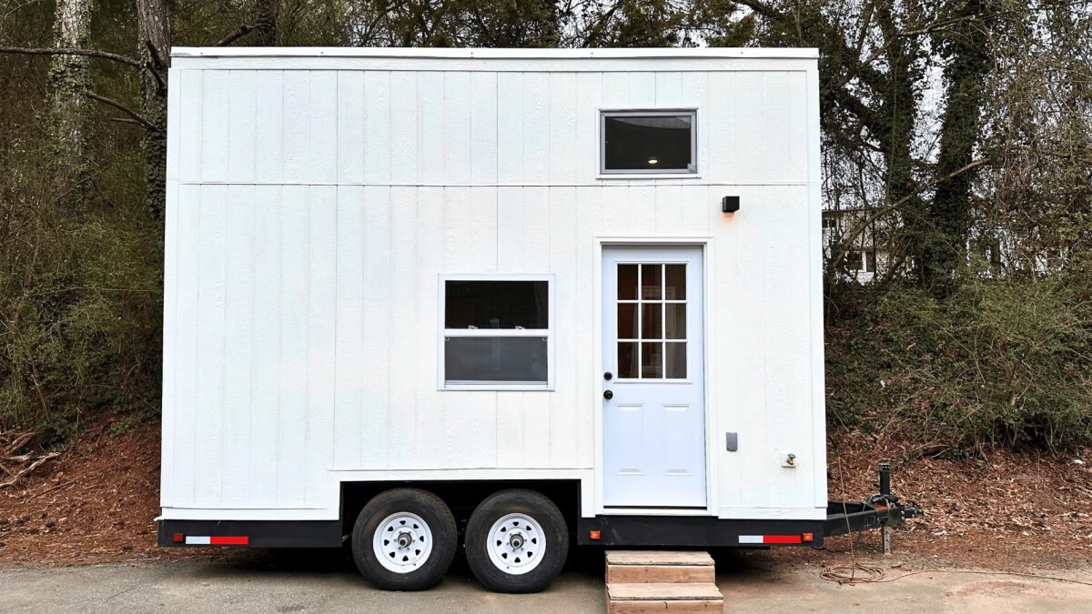 Nicht das schönste Tiny House unter der Sonne, aber eines der wirklich günstigen. Element von Dragon Tiny Homes.