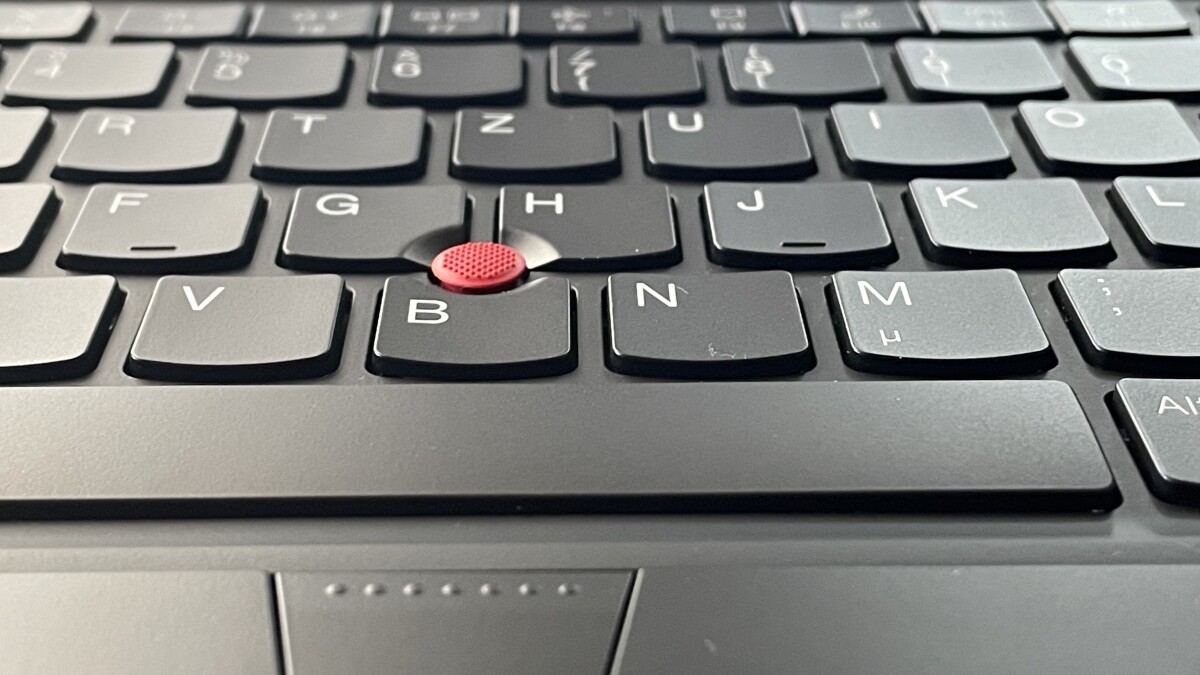 Die ThinkPad-Tastatur bietet knackige Druckpunkte und den markanten TrackPoint.