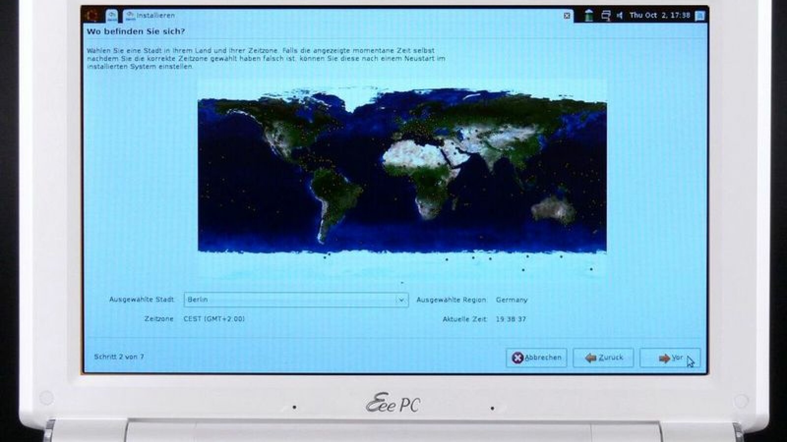 Haben Sie zuvor "Deutsch" als Sprache ausgewählt, erhalten Sie als Zeitzone "Berlin".