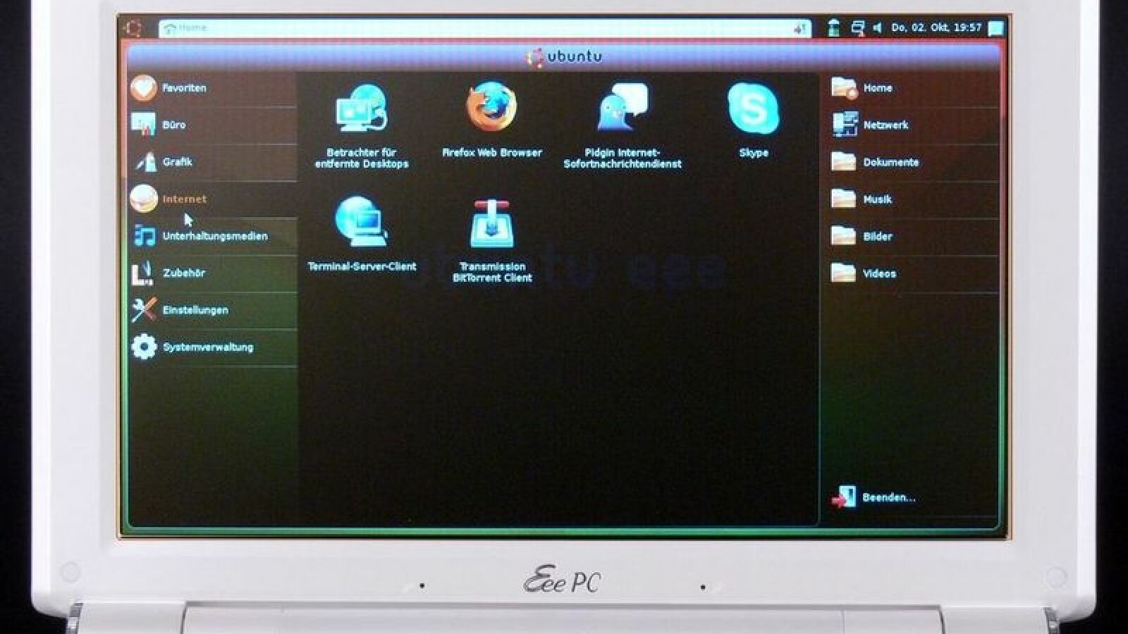 Ubuntu EEE startet das erste Mal hoch.